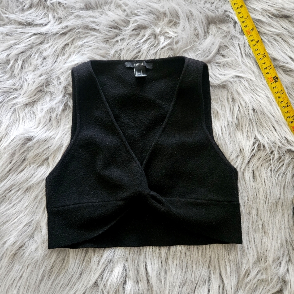 Sleevless V Neck Crop Top